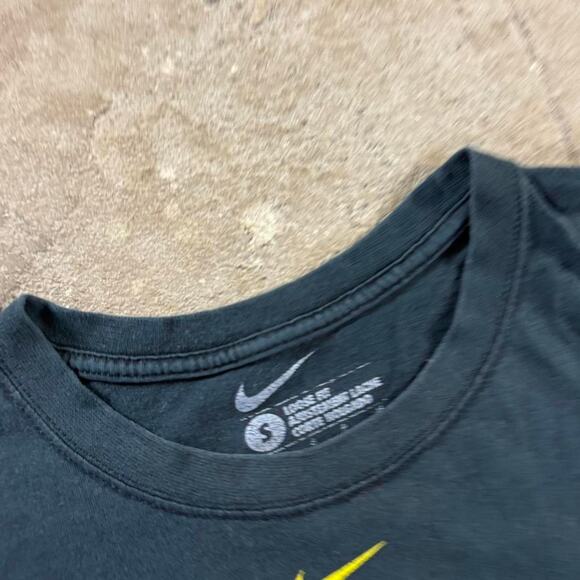 Black Nike Oregon Ducks Graphic Logo T-Shirt - Picture 6 of 8
